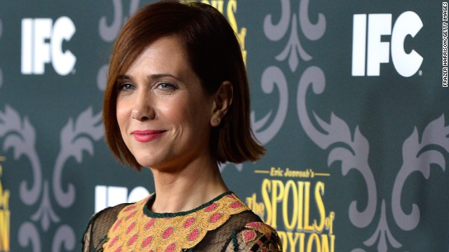 We've always been envious of Kristen Wiig's long waves, so we were surprised to see the former "Saturday Night Live" star jump on the short-hair bandwagon. Wiig was spotted with a kicked-up bob at IFC's screening of "The Spoils of Babylon" on Tuesday, January 7. 