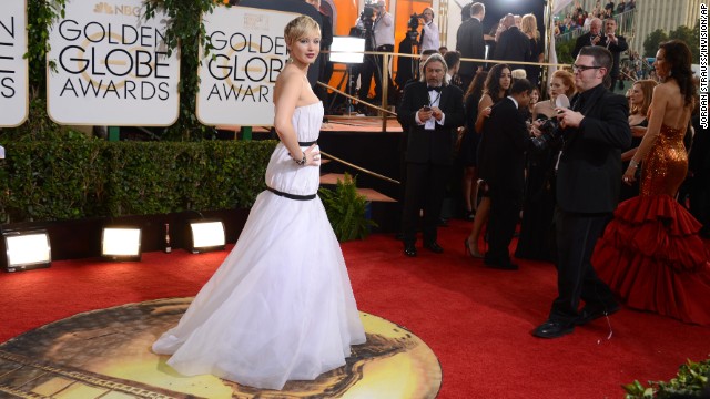 J. Law's Globes photobomb and the rise of #lawrencing