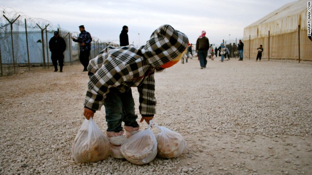 Every morning, an estimated 30,000 people come to collect bread for their families. On average, 500,000 portions of fresh bread are distributed daily in the camp.