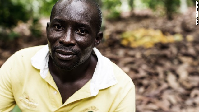 François Ekra owns a seven-hectare plantation in the Ivory Coast; he is also the leader of the local farmers' co-operative in his village, Gagnoa.