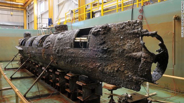 The hull is in pretty good shape, despite exposure to sea currents and elements for decades. The eight-member Confederate crew, sitting on the port side, turned a propeller by hand. 