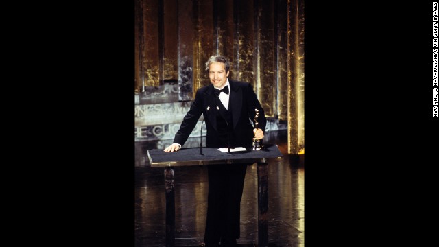 John Travolta in "Saturday Night Fever" and Woody Allen in "Annie Hall" have become prime examples of characters in '70s films, but Richard Dreyfuss' performance as a struggling actor in "The Goodbye Girl" stood out the most to academy voters at the time. Here the actor accepts his prize at the 1978 ceremony.