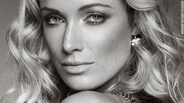 Before she started dating Pistorius, Steenkamp was famous in her own right. She was a law school graduate with a vibrant personality and a slew of modeling gigs under her belt.