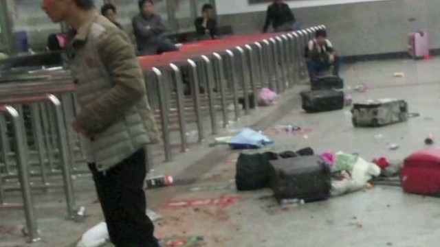 knife-wielding-attackers-kill-29-at-china-train-station-cnn