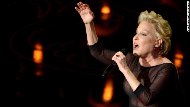 Bette Midler sings "Wind Beneath My Wings" during the "In Memoriam" segment.