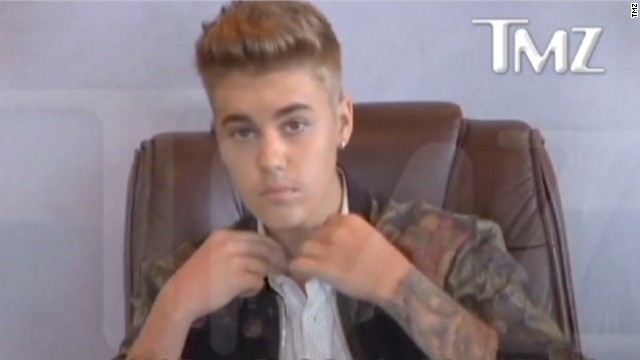 Un Bieber arrogante en video de deposición ante un abogado
