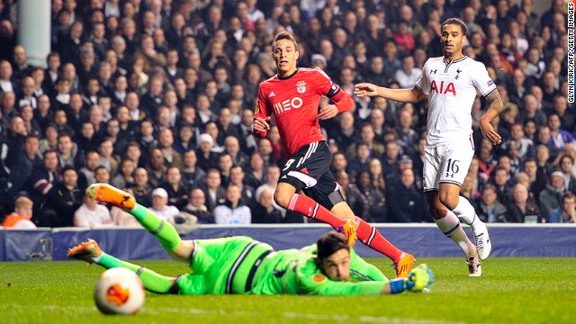 Rodrigo (center) opened the scoring for Benfica against Tottenham Hotspur in the first leg of their last 16 Europa League tie.