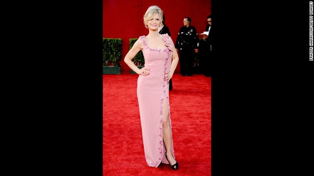 Actress Kyra Sedgwick arrives at the 2009 Primetime Emmy Awards wearing a L'Wren Scott gown.