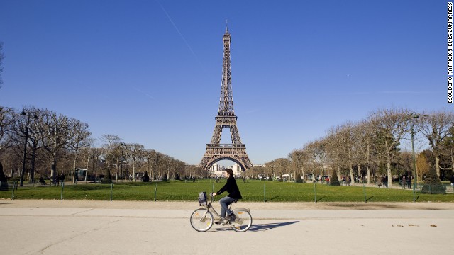 Photos: 125 years of the Eiffel Tower