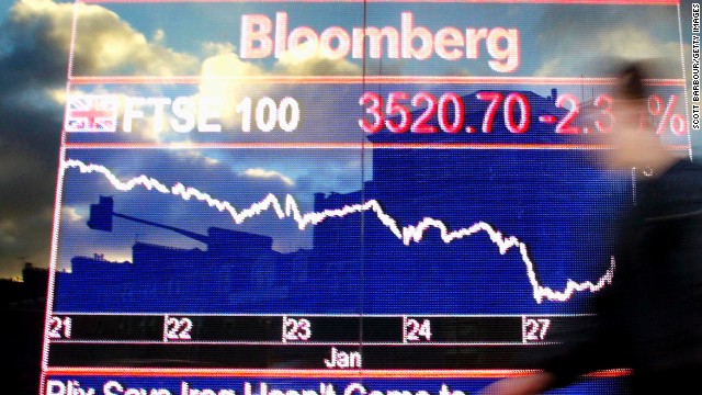 One of Bloomberg's senior editors has resigned following alleged mismangement of a story critical of China.