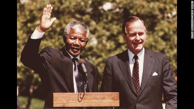 Bush hosted Nelson Mandela, South Africa's anti-apartheid leader and future President, at the White House in June 1990. 