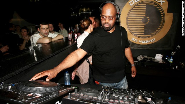 <a href='http://www.cnn.com/2014/04/03/showbiz/frankie-knuckles-obit/index.html' target='_blank'>DJ Frankie Knuckles</a>, a legendary producer, remixer and house music pioneer, died March 31 at the age of 59.