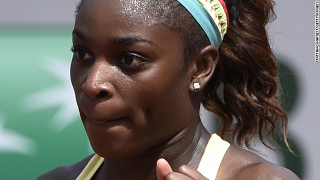 Sloane Stephens reached the last 16 of a grand slam for the sixth straight time with a straight sets win over Ekaterina Makarova. She will play Halep in the fourth round. 