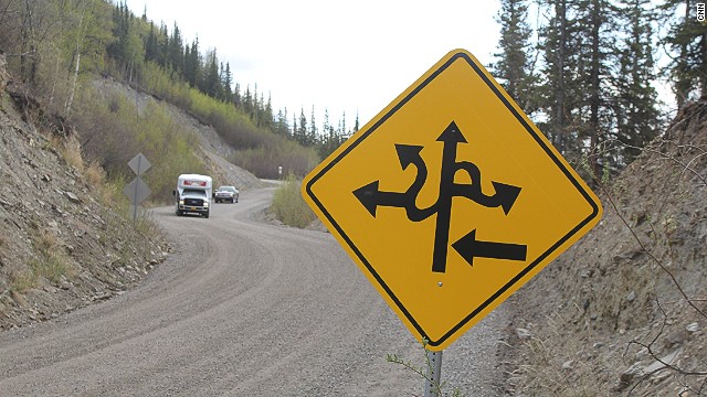 Grande Drive is a single road leading to the top of Sugarloaf Mountain. There are no intersecting roads.