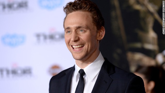 Tom Hiddleston, country star