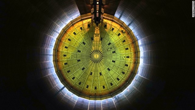 "320° Licht" - Installation at the Oberhausen Gasometer from Urbanscreen collective.