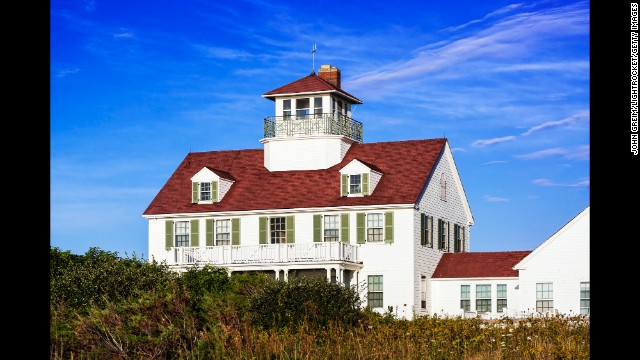 An area traditionally inhabited by sailors and artists, the beauty of Cape Cod is in its light and simplicity. The lighthouses of the Massachusetts peninsula are an attraction within themselves, but the seafood is also great. Each summer, the Naukabout Music Festival features local and national music talent, and is an attraction for all ages. 