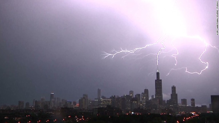 Lightning Strikes Chicagos Willis Tower Repeatedly Video 