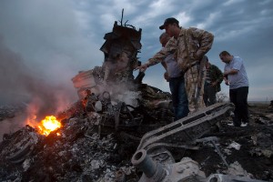 El MH17 de Malaysia Airlines cae en Ucrania