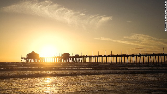 With a length of 560 meters, the beautiful Huntington Beach Pier in California is one of the longest on the U.S. west coast. 