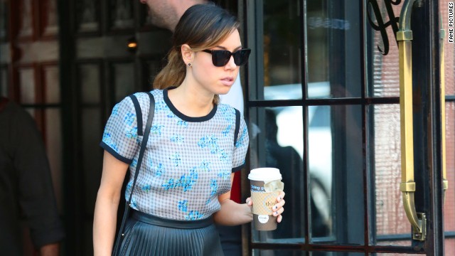 Aubrey Plaza is the voice of Grumpy Cat, and more news to note