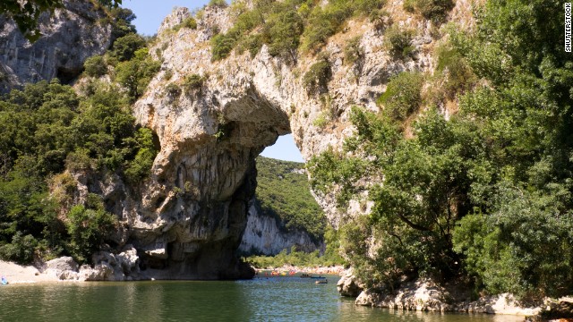 A French national heritage site, the 54-meter-long Pont d'Arc is the only French natural bridge spanning a still-flowing river. 