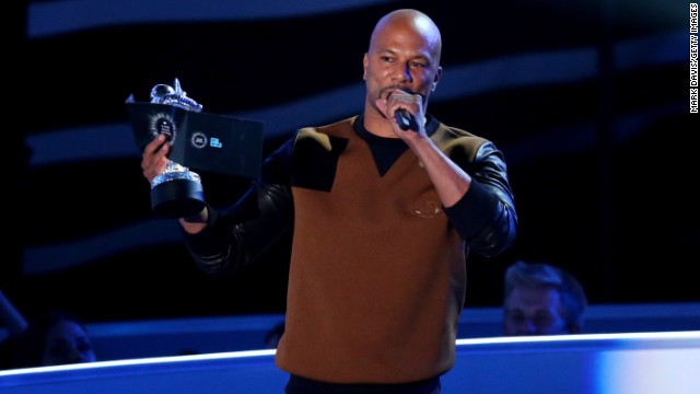 Common calls for a moment of silence for Michael Brown at the 2014 MTV Video Music Awards.