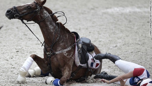 And in the rough-and-tumble world of horse-ball, it's not always easy to keep on top of things...as France's Shirley Antoine found out.