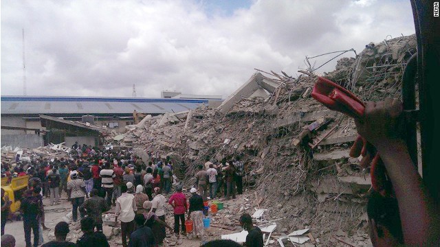 Al menos 44 muertos al derrumbarse un edificio de una iglesia en Nigeria