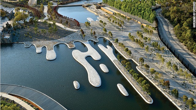 In the Coastal Edge Garden of the Australian Garden, a sequence of abstract, water-based landings complete the impression of an avant garde, experimental garden.