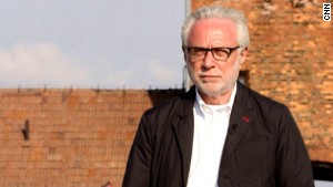 Video: Wolf Blitzer's emotional roots journey
