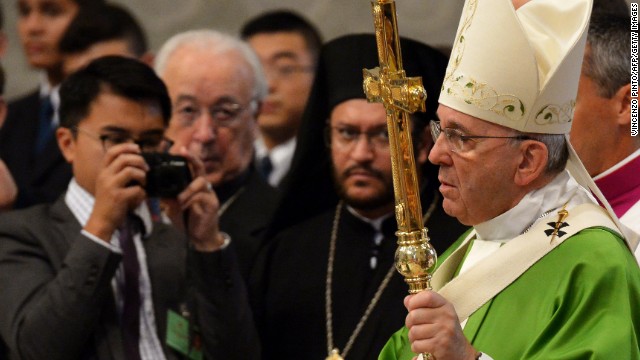 Análisis: ¿Por qué es difícil que el papa transforme a la Iglesia Católica?
