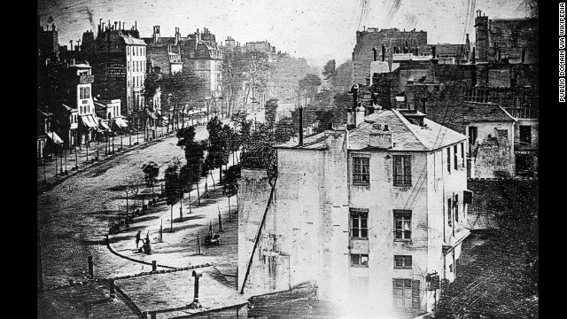 Esta podría ser la fotografía más antigua que se conoce en la que aparece una persona