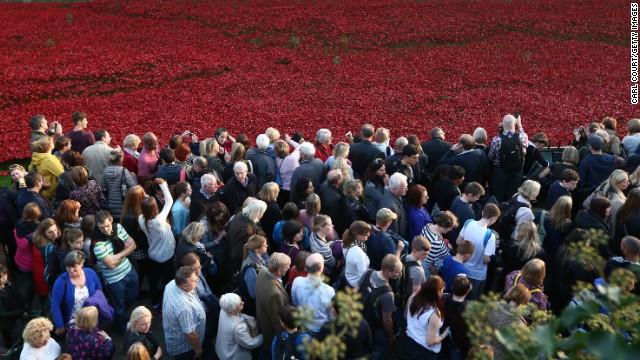 Visitor numbers on the final weekend of the exhibition are expected to be huge, and the Mayor of London has called for the poppies to be kept in place for longer.