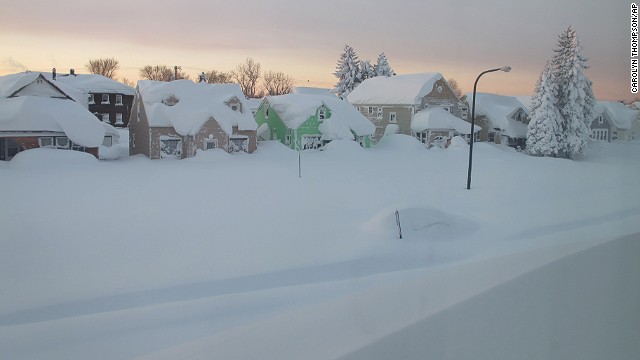 Buffalo está bajo nieve... y espera 90 centímetros más