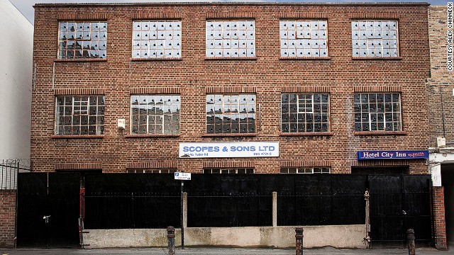 In 2012, Chinnek replaced 312 windows at an abandoned factory with identically cracked panes made of 1248 pieces of glass.