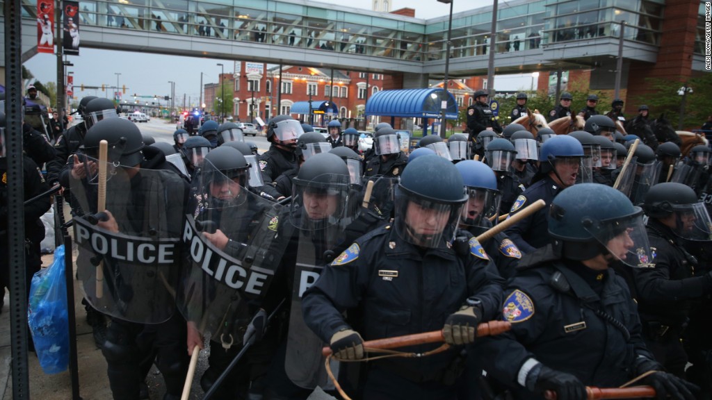 6 Baltimore police officers charged in Freddie Grays death | Las.