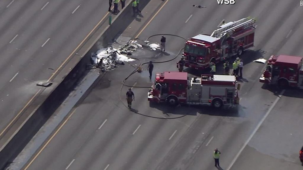 4 die in plane crash on I-285 in Atlanta; Family was headed to Ole.