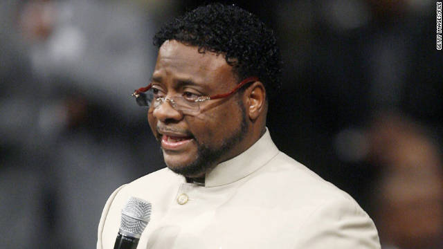 Bishop Eddie Long has apologized for a ritual in which he was wrapped in a Jewish - 111204041502-bishop-eddie-long-2010-story-top