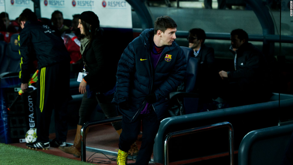 Leo Messi endured a miserable night after he was forced off with injury during Barcelona's 0-0 draw with Benfica. The striker, who started the night on the Barcelona bench with his side having already qualified for the next stage, has scored 84 goals in 2012 and was hoping to break Gerd Muller's record of 86 goals in a calendar year which the former Bayern Munich and Germany forward set back in 1972.