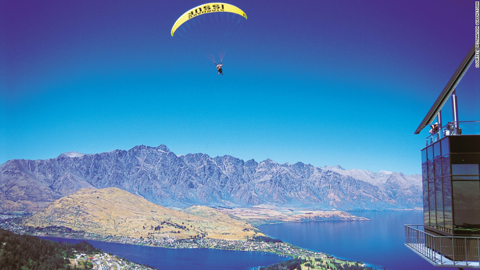 For a Christmas more chilled than chilly, try a summer break in Queenstown. You can jetboat, river surf, or paraglide on Lake Wakatipu, or simply set up camp along the lakefront and enjoy a hearty Christmas meal of lamb, seafood, and chicken on the barbie.