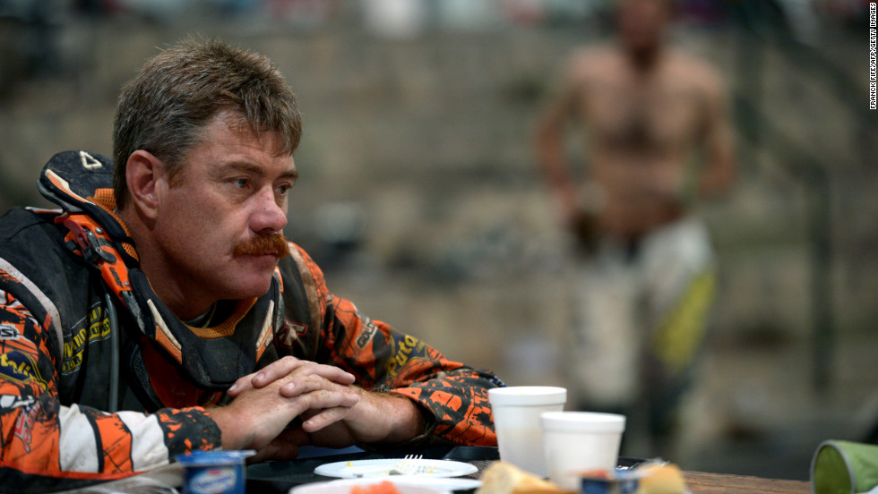 A competitor eats breakfast in Cachi, Argentina, on Friday, January 11.