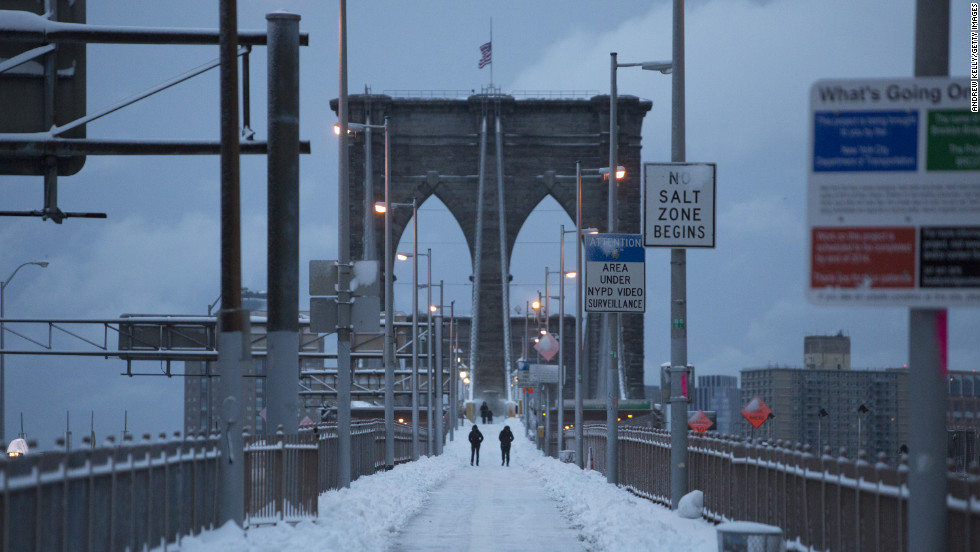 1 dead, 600,000 without power from ongoing blizzard