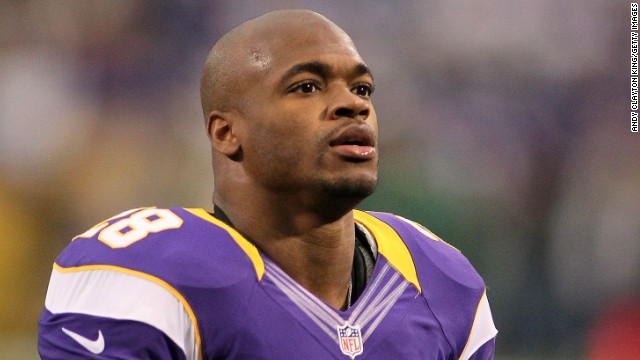 Vikings star Adrian Peterson turns himself in - CNN.com