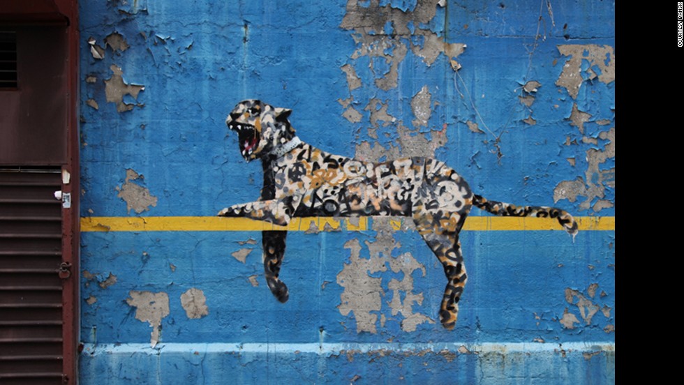 Μια λεοπάρδαλη τοποθετείται στον τοίχο της Νέας Υόρκης & # 39? S Yankee Stadium αποκαλύφθηκε τον Οκτώβριο του 2013.