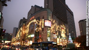 Lotte Department Store in the Myeongdong district is one of Seoul&#39;s most insanely popular shopping centers. 