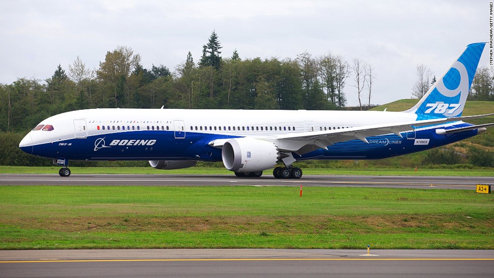 New Boeing jet has folding wings