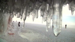 Lake Superior&#39;s ice caves draw thousands