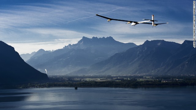 Despega el avión solar que dará la vuelta al mundo