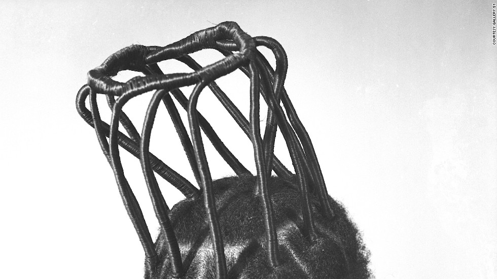 Onile Gogoro of Akaba, 1975. The humble photographer passed away at the age of 83 in 2014, leaving behind around 1000 pictures of hairstyles alone.
